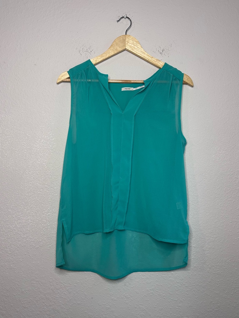 Poetry Teal Sleeveless V-Neck Blouse Size Small